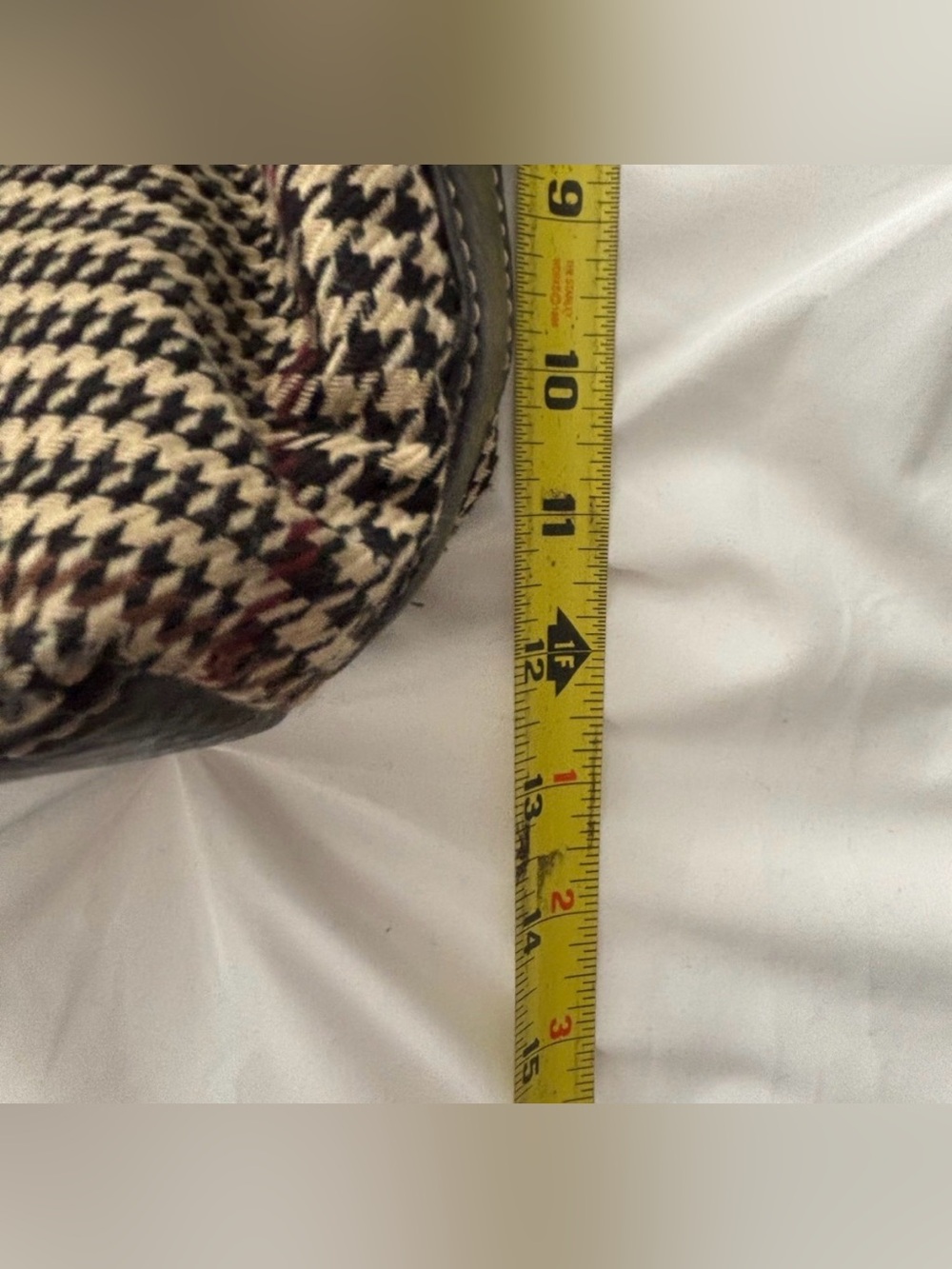 CHAPS Plaid Shoulder Bag/ Tote, Preloved. 15x12x4 - Picture 13 of 15